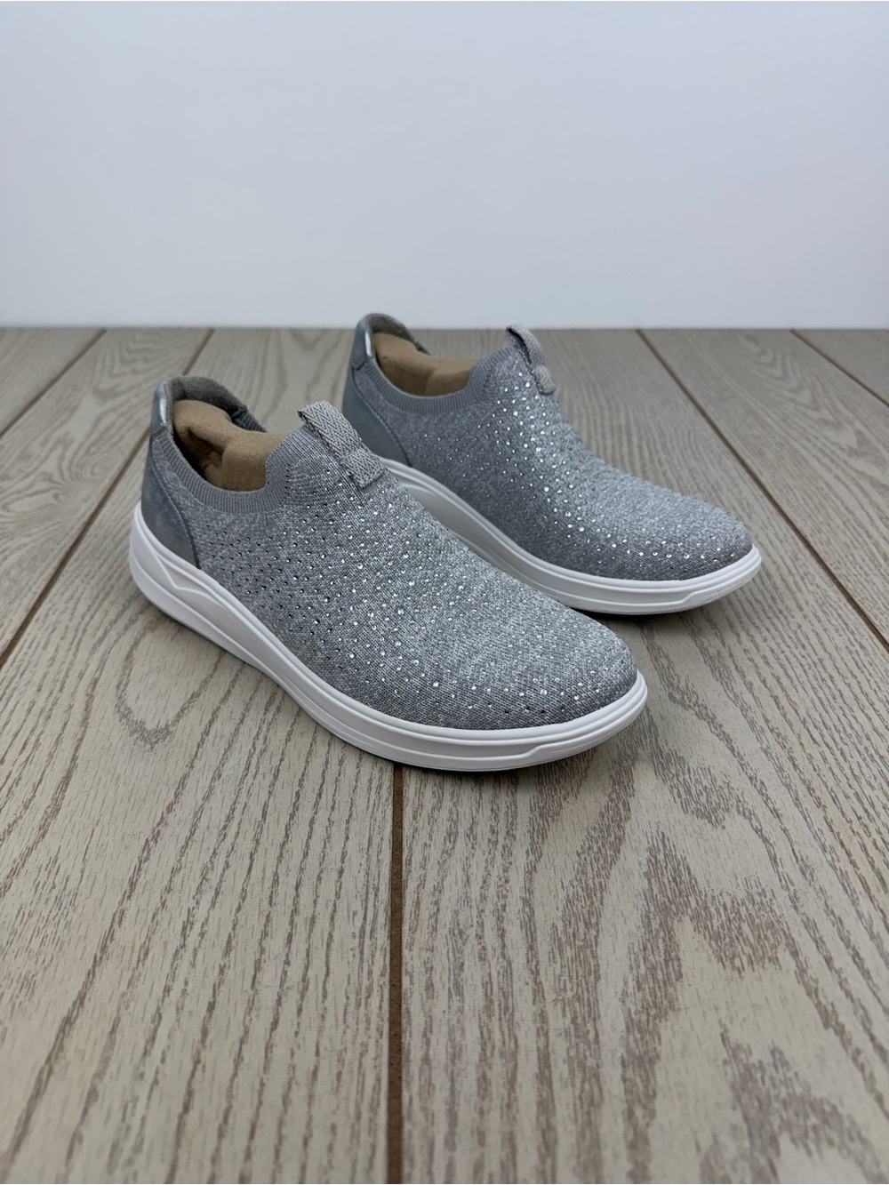 Bzees Women's Twilight Gem Embellished Washable Slip Ons Sneakers 7.5M Grey $90